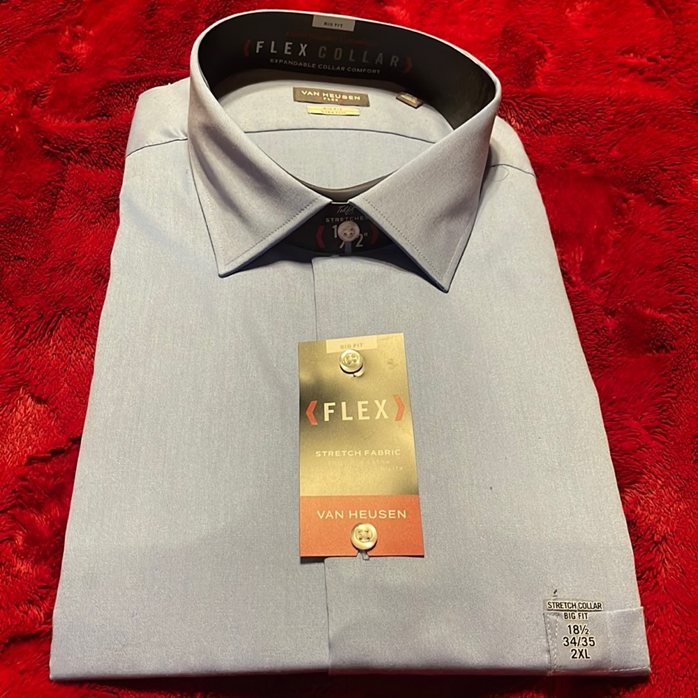 New with tags Van Heusen blue dress shirt big fit - 18 1/2 inch neck - size 2 XL